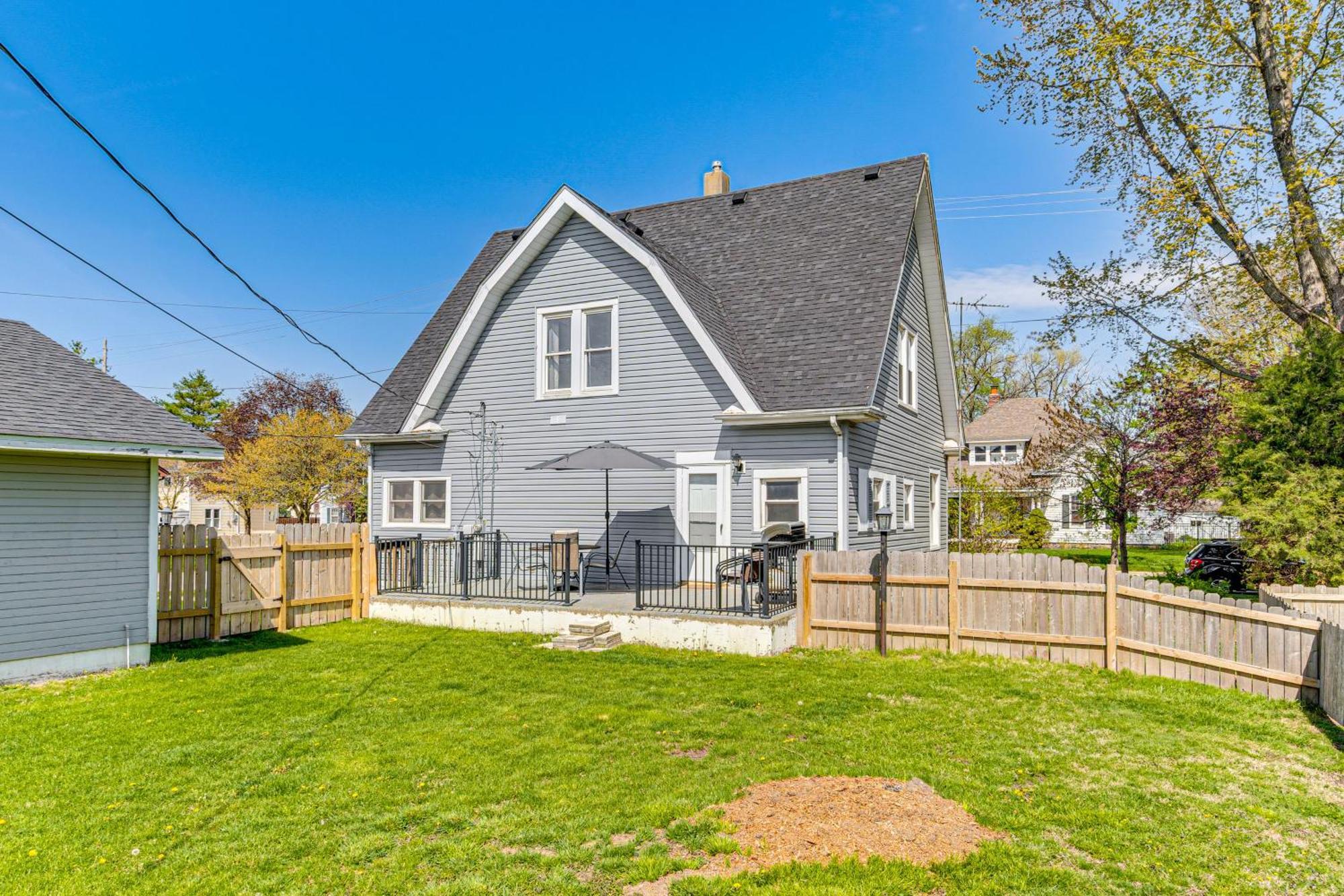 The Junction Victorian Home In Quaint Fortville! Exteriör bild